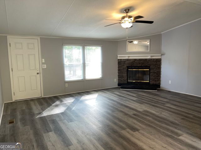 125 Holly Creek Drive, Carrollton, GA 30116