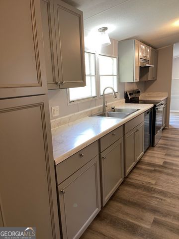 125 Holly Creek Drive, Carrollton, GA 30116