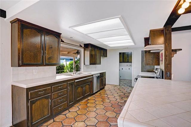 21903 Strawberry, Canyon Lake, CA 92587