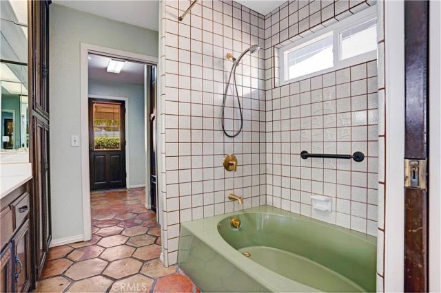 21903 Strawberry, Canyon Lake, CA 92587