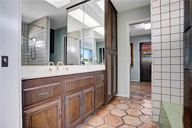 21903 Strawberry, Canyon Lake, CA 92587