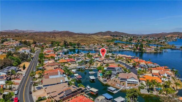 21903 Strawberry, Canyon Lake, CA 92587