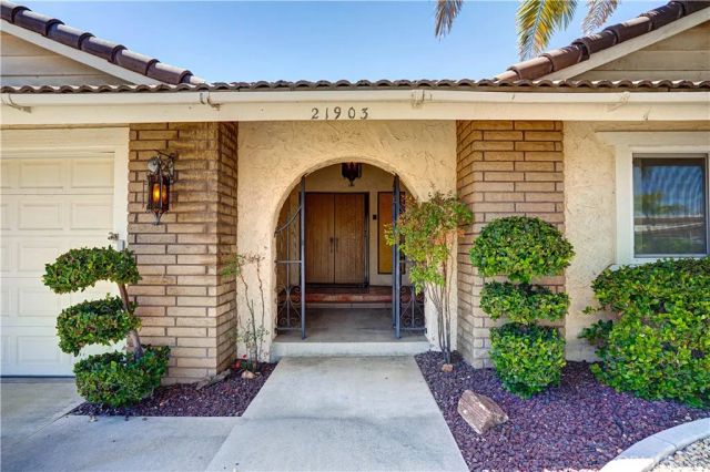 21903 Strawberry, Canyon Lake, CA 92587