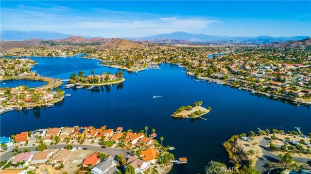 21903 Strawberry, Canyon Lake, CA 92587