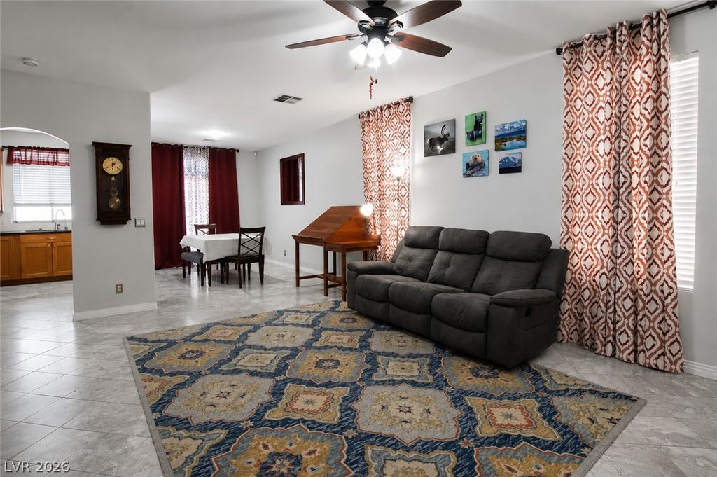 912 Sterling Thorn Court, Las Vegas, NV 89183 — photo 5