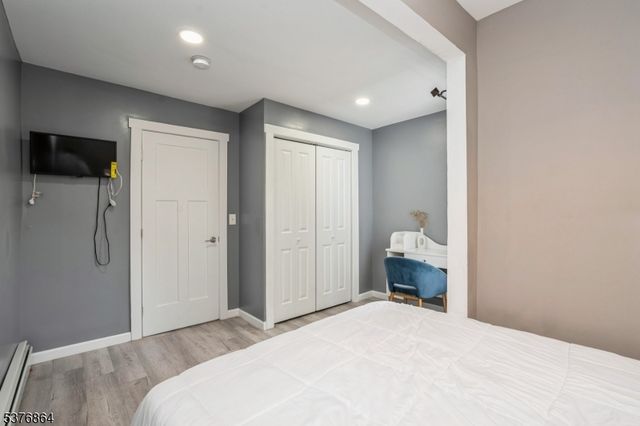 141 Van Horne St, Jersey City, NJ 07304