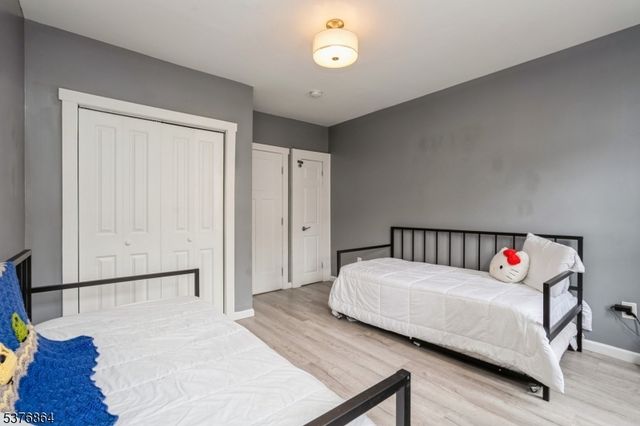 141 Van Horne St, Jersey City, NJ 07304