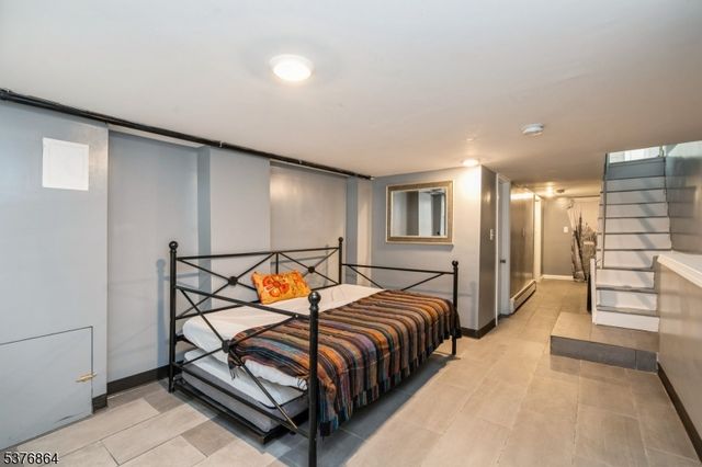 141 Van Horne St, Jersey City, NJ 07304