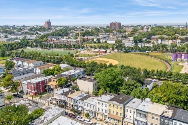 141 Van Horne St, Jersey City, NJ 07304