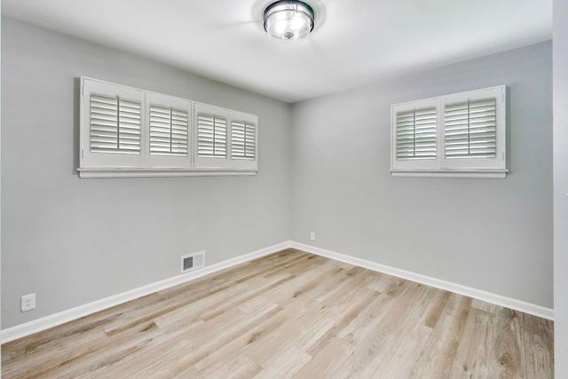 321 N Fairview Avenue, Mount Prospect, IL 60056