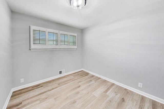 321 N Fairview Avenue, Mount Prospect, IL 60056