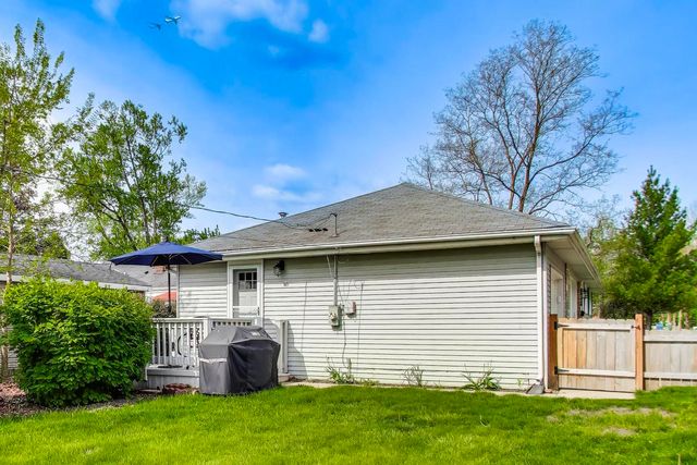 321 N Fairview Avenue, Mount Prospect, IL 60056