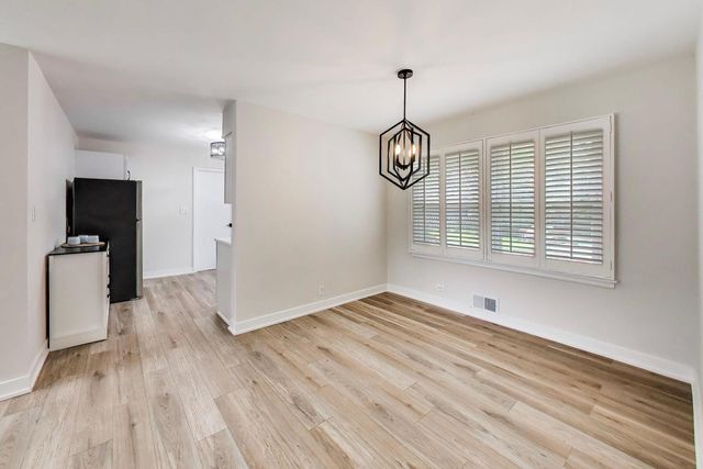 321 N Fairview Avenue, Mount Prospect, IL 60056