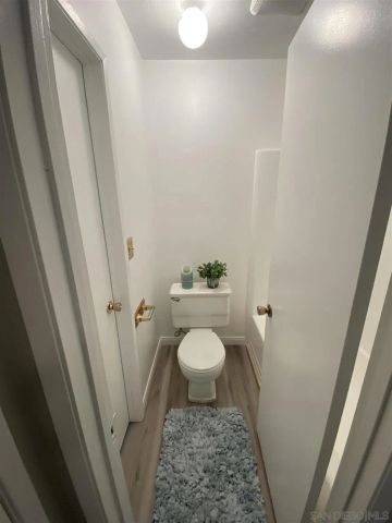 6930 Hyde Park Dr 304, San Diego, CA 92119