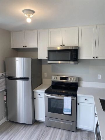 6930 Hyde Park Dr 304, San Diego, CA 92119