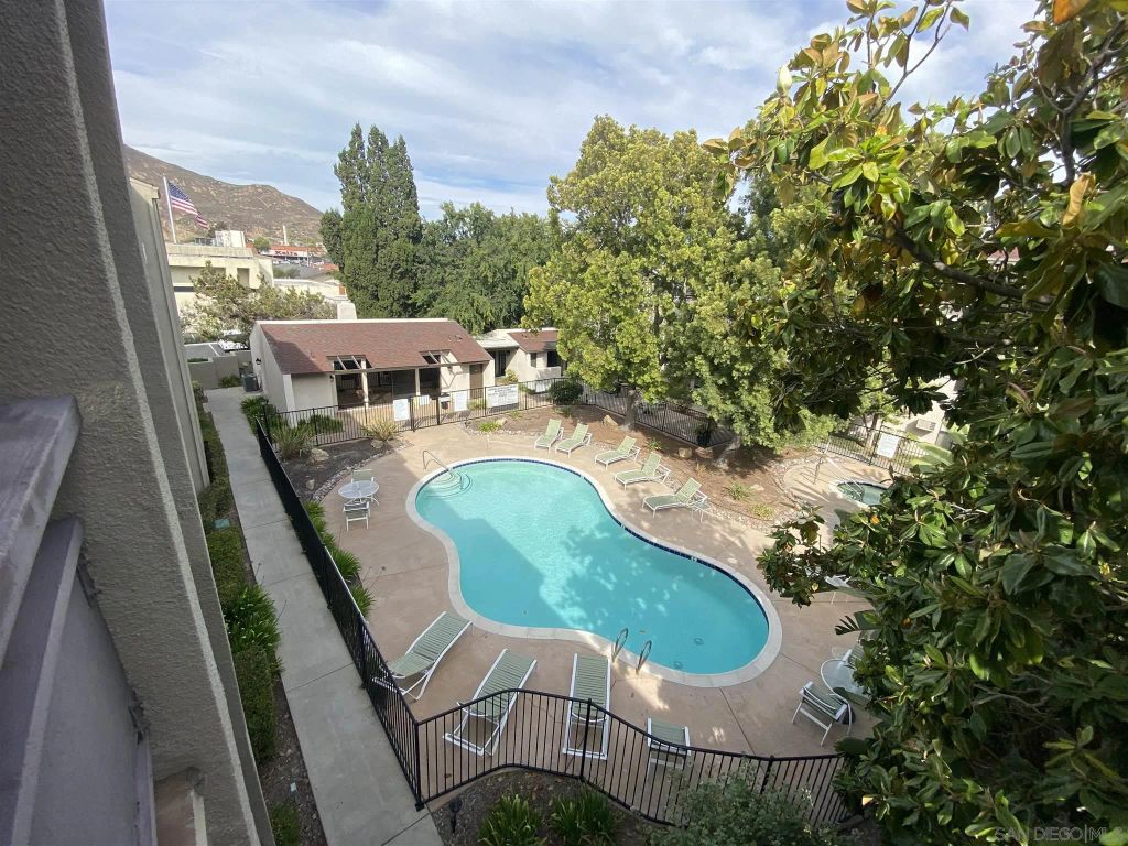 6930 Hyde Park Dr 304, San Diego, CA 92119