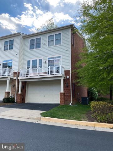 12239 WATER ELM LN, Fairfax, VA 22030