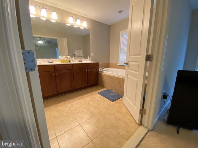12239 WATER ELM LN, Fairfax, VA 22030