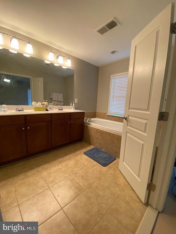 12239 WATER ELM LN, Fairfax, VA 22030