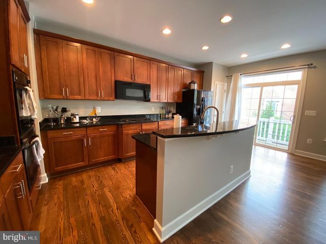 12239 WATER ELM LN, Fairfax, VA 22030