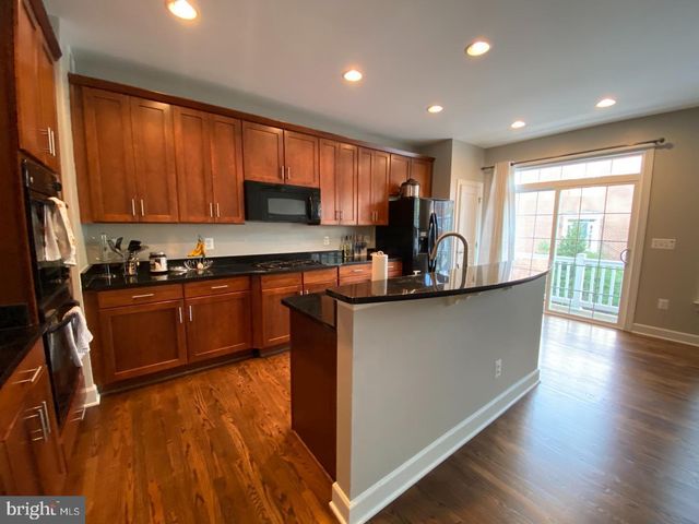 12239 WATER ELM LN, Fairfax, VA 22030