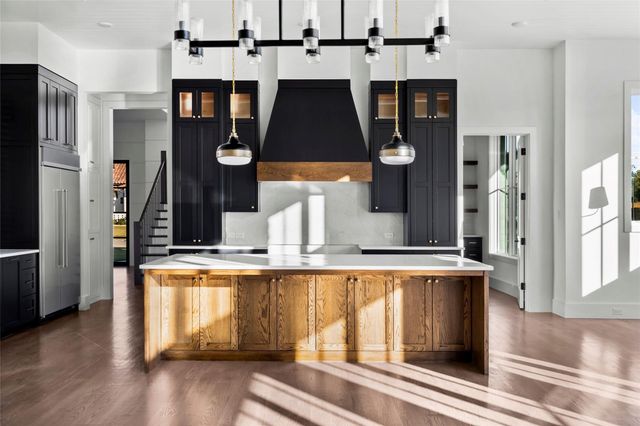 5902 Preston Way, Colleyville, TX 76034