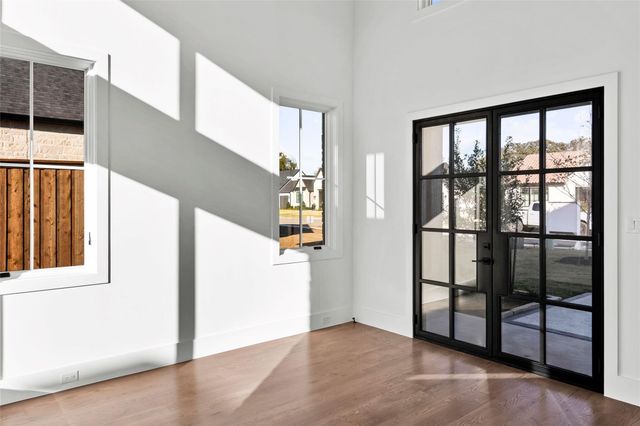 5902 Preston Way, Colleyville, TX 76034