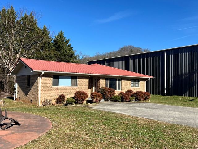 71 Laura Street, Robbinsville, NC 28771