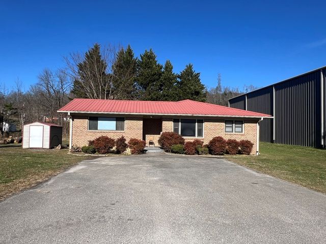 71 Laura Street, Robbinsville, NC 28771
