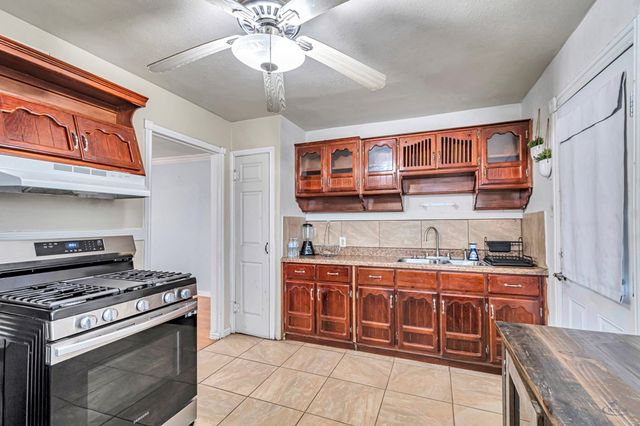 918 E 25th St, Odessa, TX 79761