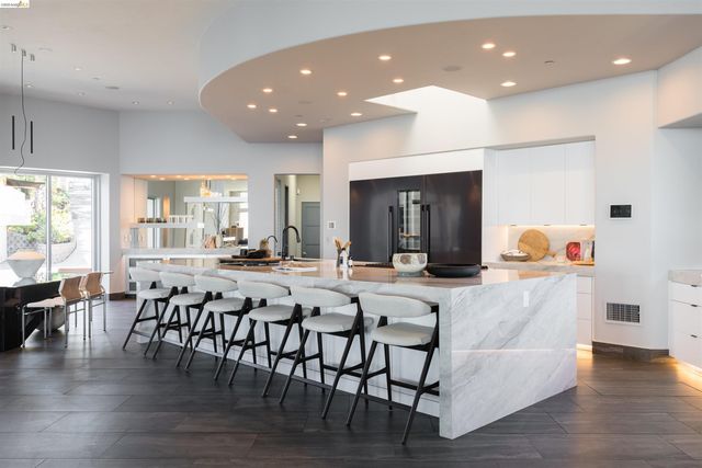 13367 Campus Dr., Oakland, CA 94619