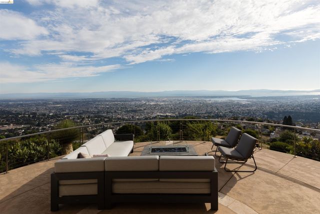 13367 Campus Dr., Oakland, CA 94619