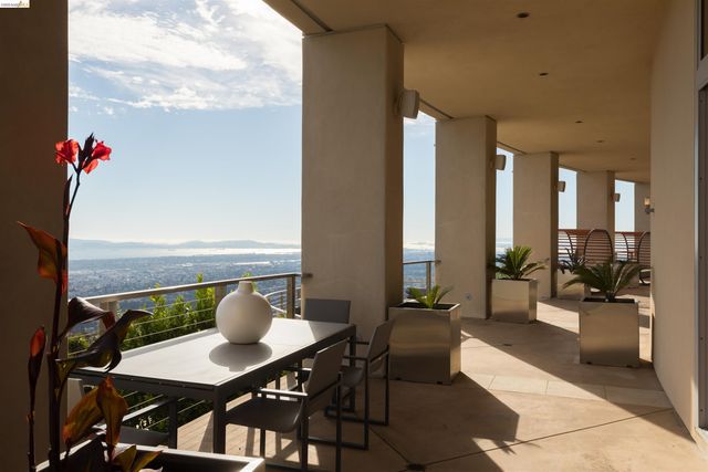 13367 Campus Dr., Oakland, CA 94619