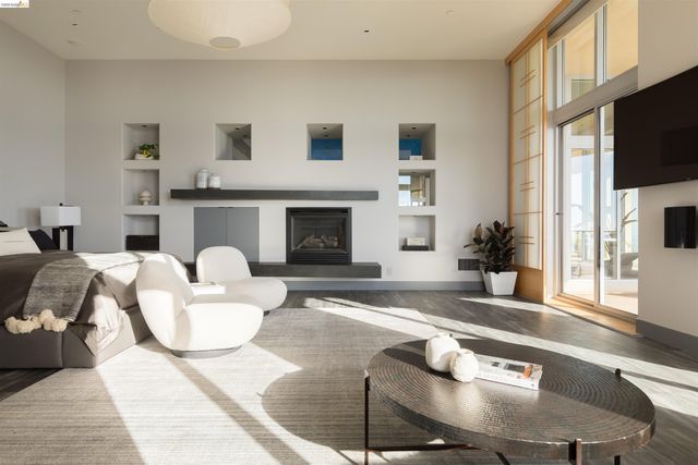 13367 Campus Dr., Oakland, CA 94619