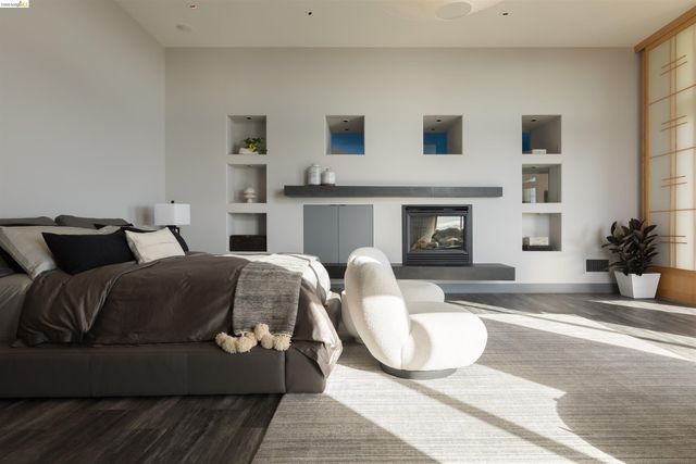 13367 Campus Dr., Oakland, CA 94619