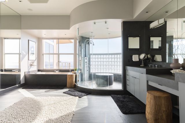 13367 Campus Dr., Oakland, CA 94619