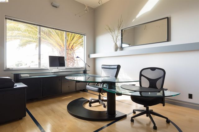 13367 Campus Dr., Oakland, CA 94619