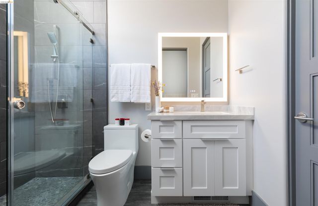 13367 Campus Dr., Oakland, CA 94619