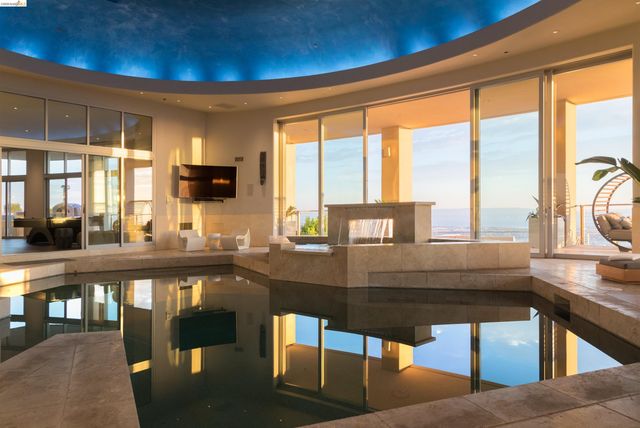 13367 Campus Dr., Oakland, CA 94619