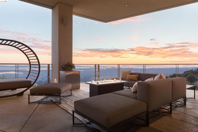 13367 Campus Dr., Oakland, CA 94619