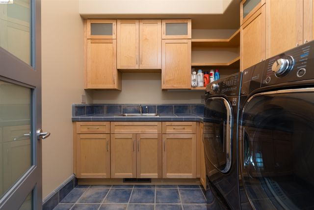 13367 Campus Dr., Oakland, CA 94619