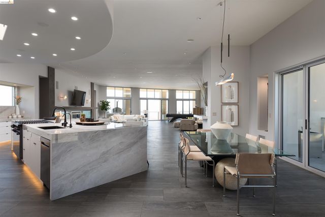 13367 Campus Dr., Oakland, CA 94619