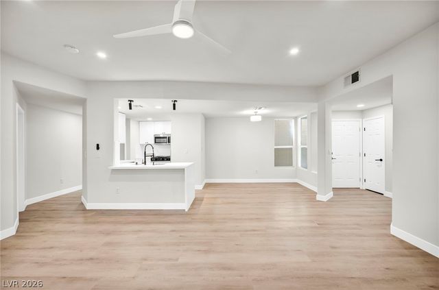 1708 Sky Of Red Drive 104, Las Vegas, NV 89128