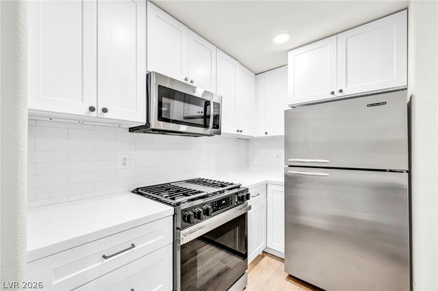 1708 Sky Of Red Drive 104, Las Vegas, NV 89128