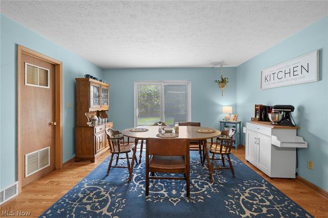 6962 S Parkway Drive, Middleburg Heights, OH 44130