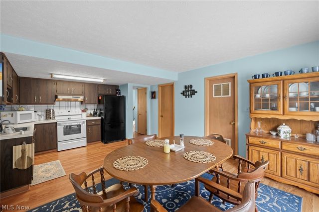 6962 S Parkway Drive, Middleburg Heights, OH 44130