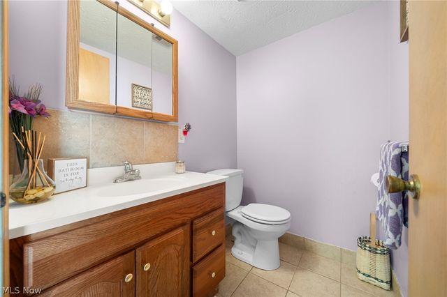 6962 S Parkway Drive, Middleburg Heights, OH 44130