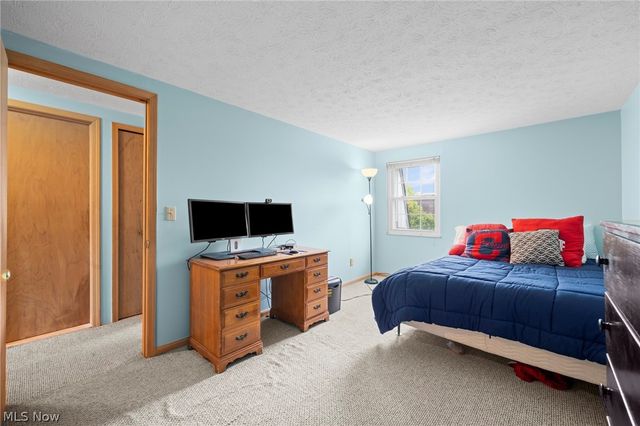 6962 S Parkway Drive, Middleburg Heights, OH 44130