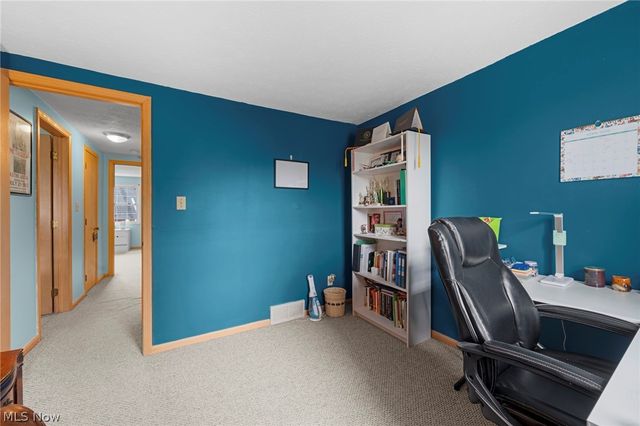 6962 S Parkway Drive, Middleburg Heights, OH 44130