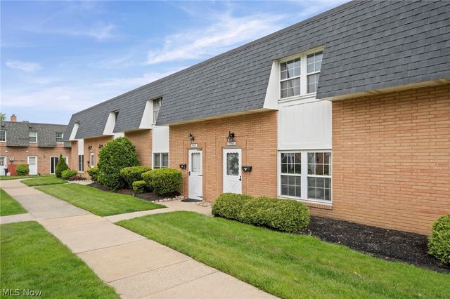 6962 S Parkway Drive, Middleburg Heights, OH 44130